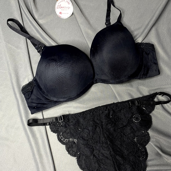 Victoria's Secret Other - Bra with penty set